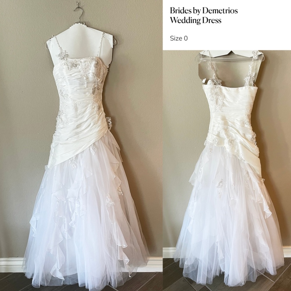 Demetrios Wedding Dress with Custom Straps Size 0